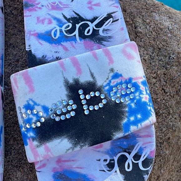 Graffiti BeBe Slides Size 8 Medium brand new! - Picture 2 of 4